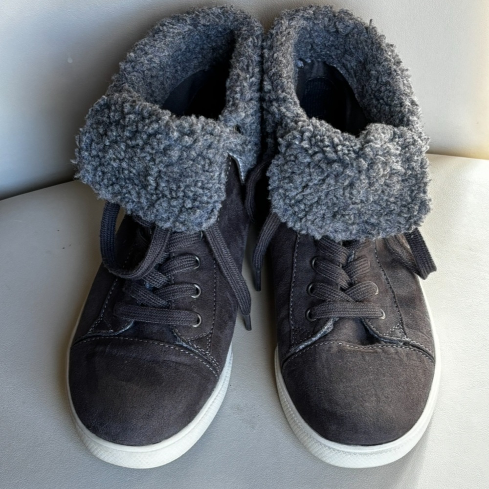 Brash Shoes Womens 8.5 Insulated High Top Sneakers Grey Faux Suede Lace Up